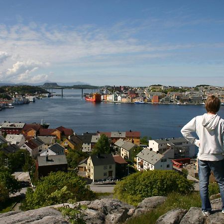 Thon Hotel Kristiansund Bagian luar foto