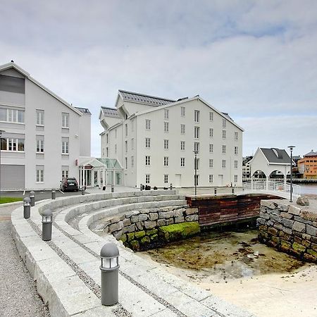 Thon Hotel Kristiansund Bagian luar foto