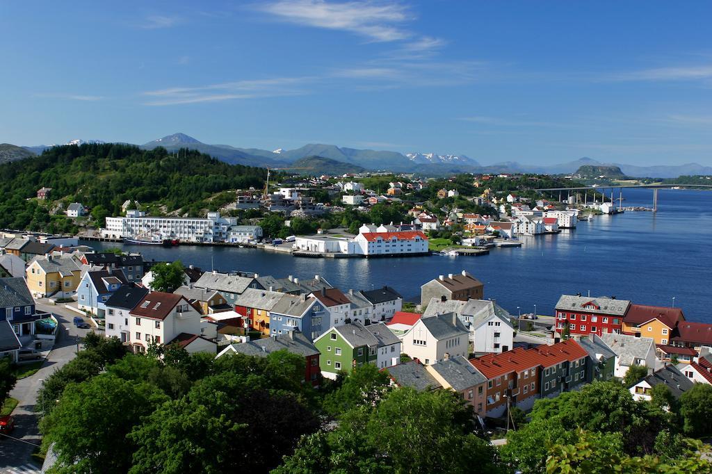 Thon Hotel Kristiansund Bagian luar foto