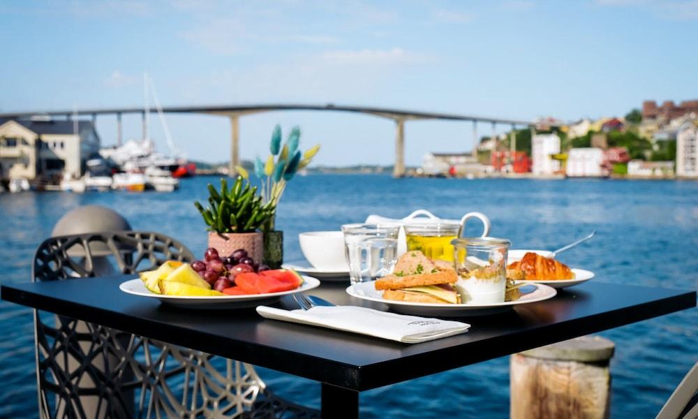 Thon Hotel Kristiansund Bagian luar foto