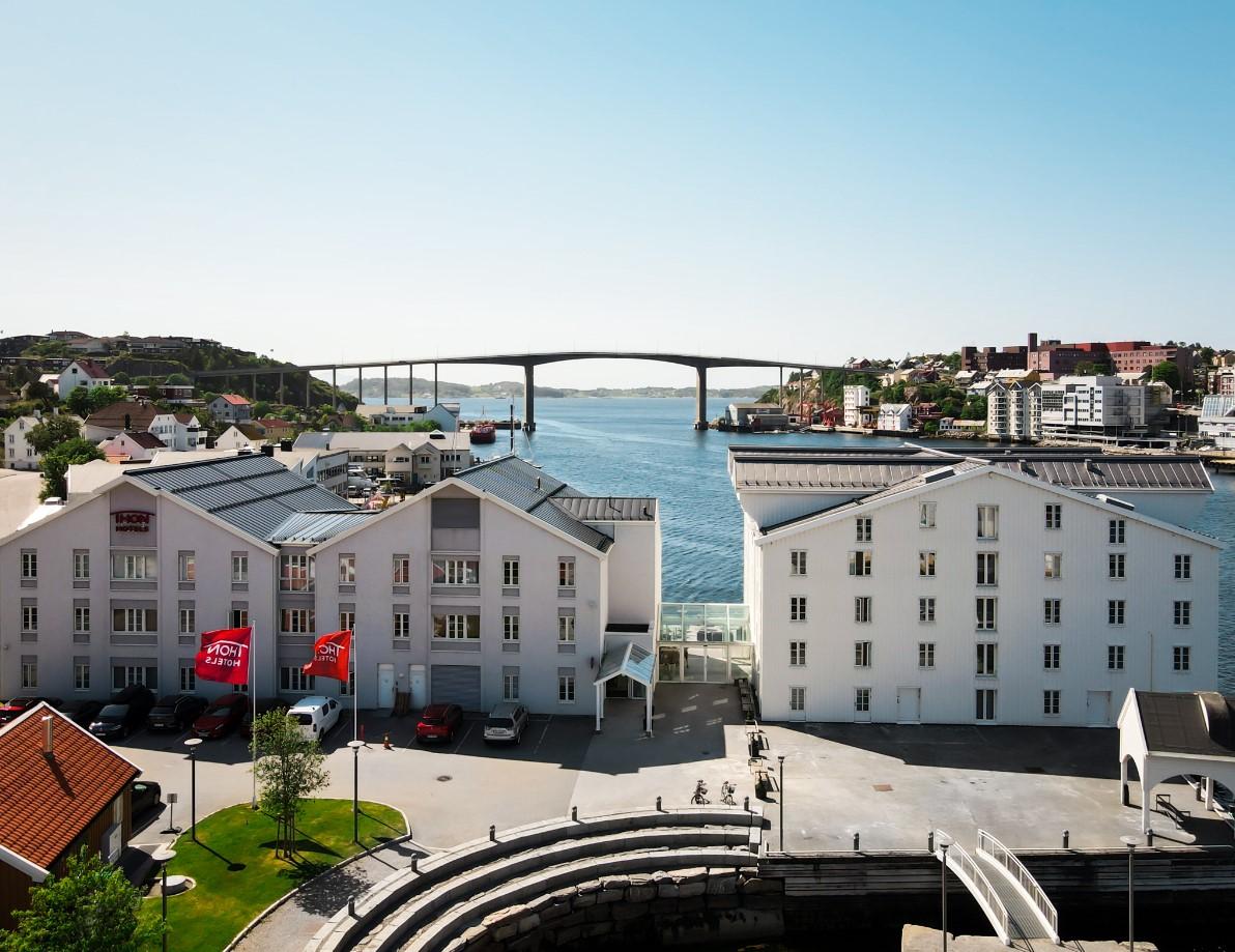 Thon Hotel Kristiansund Bagian luar foto