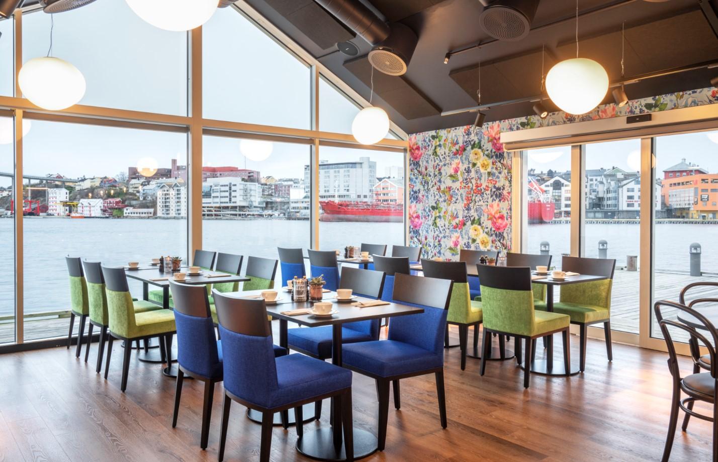 Thon Hotel Kristiansund Bagian luar foto