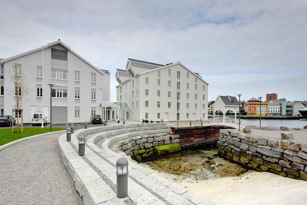 Thon Hotel Kristiansund Bagian luar foto